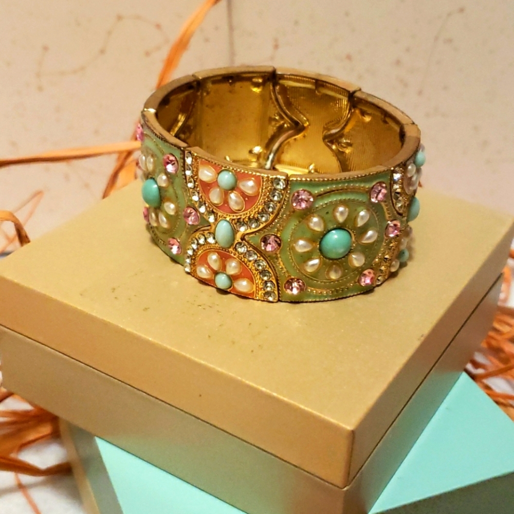 Deco Inspired Floral Stretch Bracelet